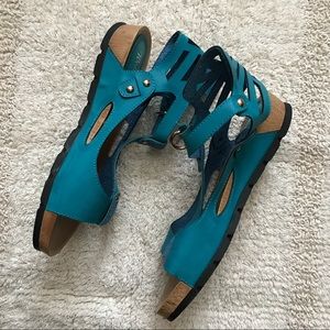 West Diva blue sandals, size 8